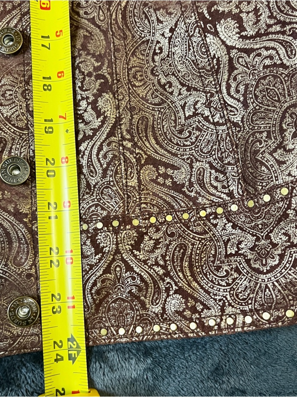 In Suede Wms Y2K Brown Gold Metallic Paisley Studded Trucker Boho Leather JKT‎ M - Picture 12 of 15